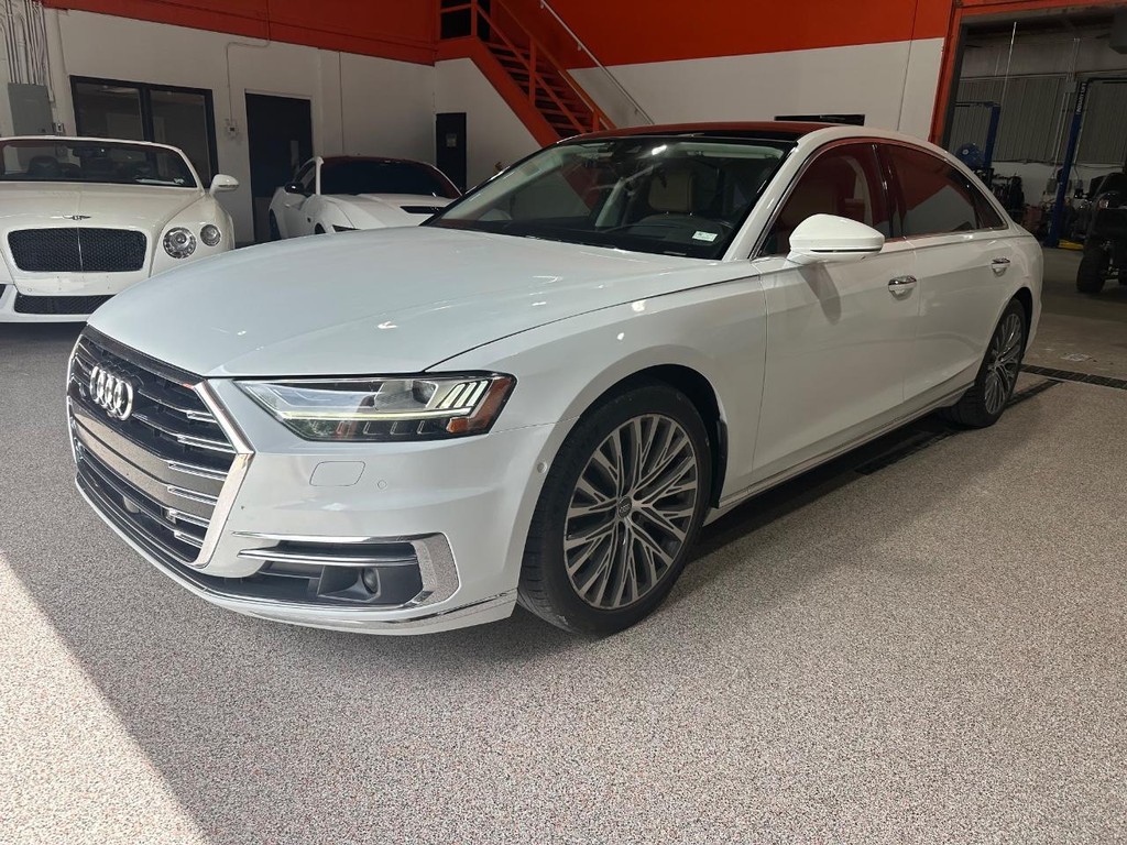 Audi A8 Vehicle Full-screen Gallery Image 07