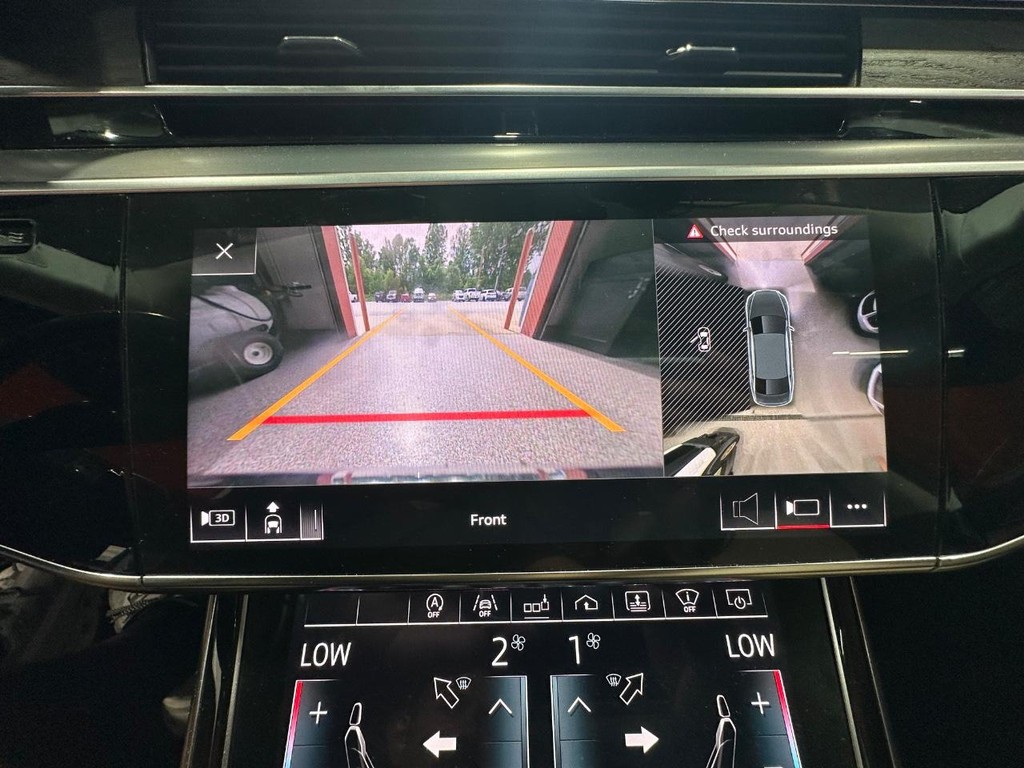 Audi A8 Vehicle Full-screen Gallery Image 21