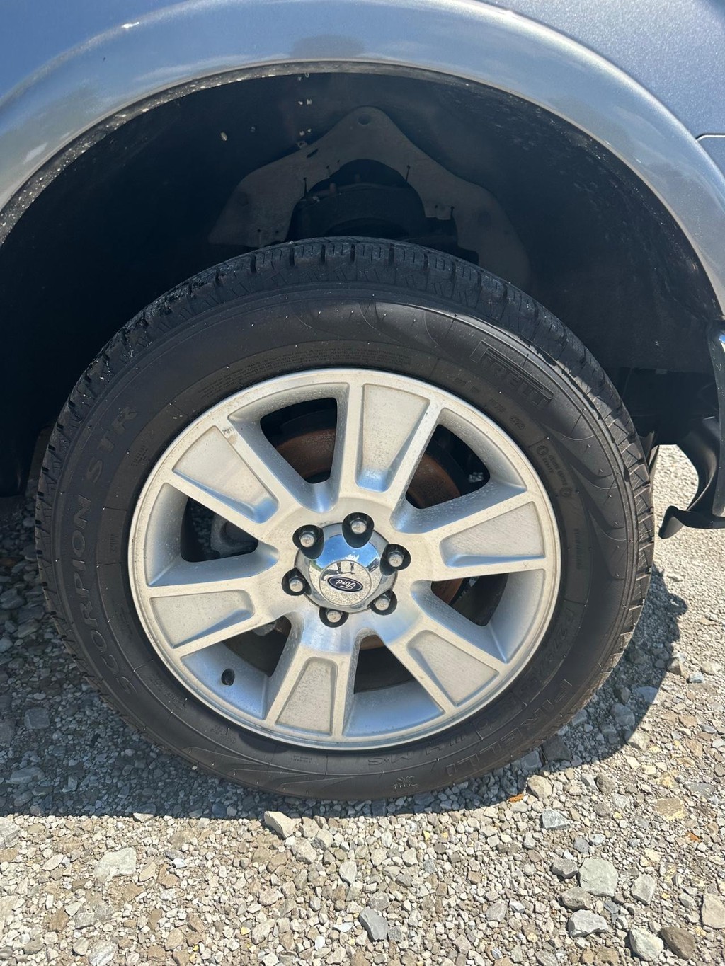 Ford F-150 Vehicle Full-screen Gallery Image 8