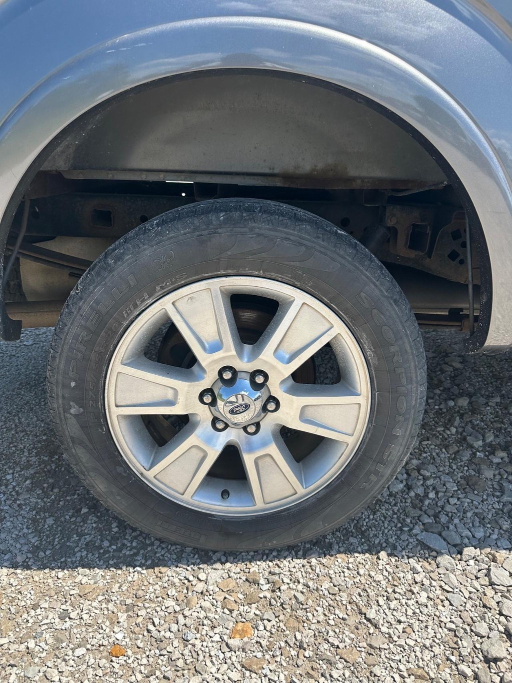 Ford F-150 Vehicle Full-screen Gallery Image 13