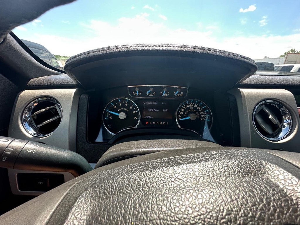 Ford F-150 Vehicle Full-screen Gallery Image 18