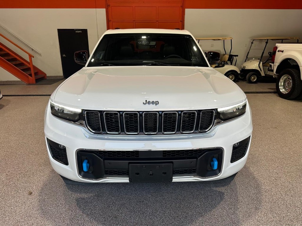 Jeep Grand Cherokee 4xe Vehicle Full-screen Gallery Image 9