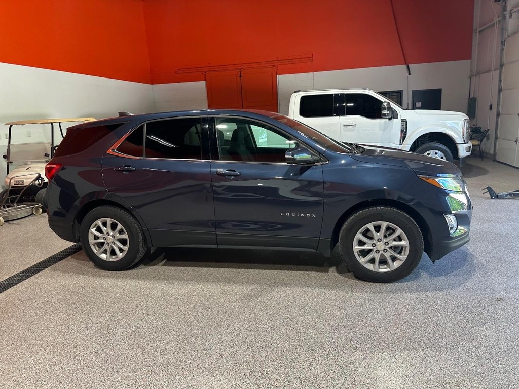 Chevrolet Equinox Vehicle Full-screen Gallery Image 2