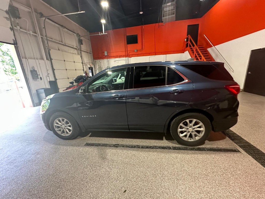 Chevrolet Equinox Vehicle Full-screen Gallery Image 9