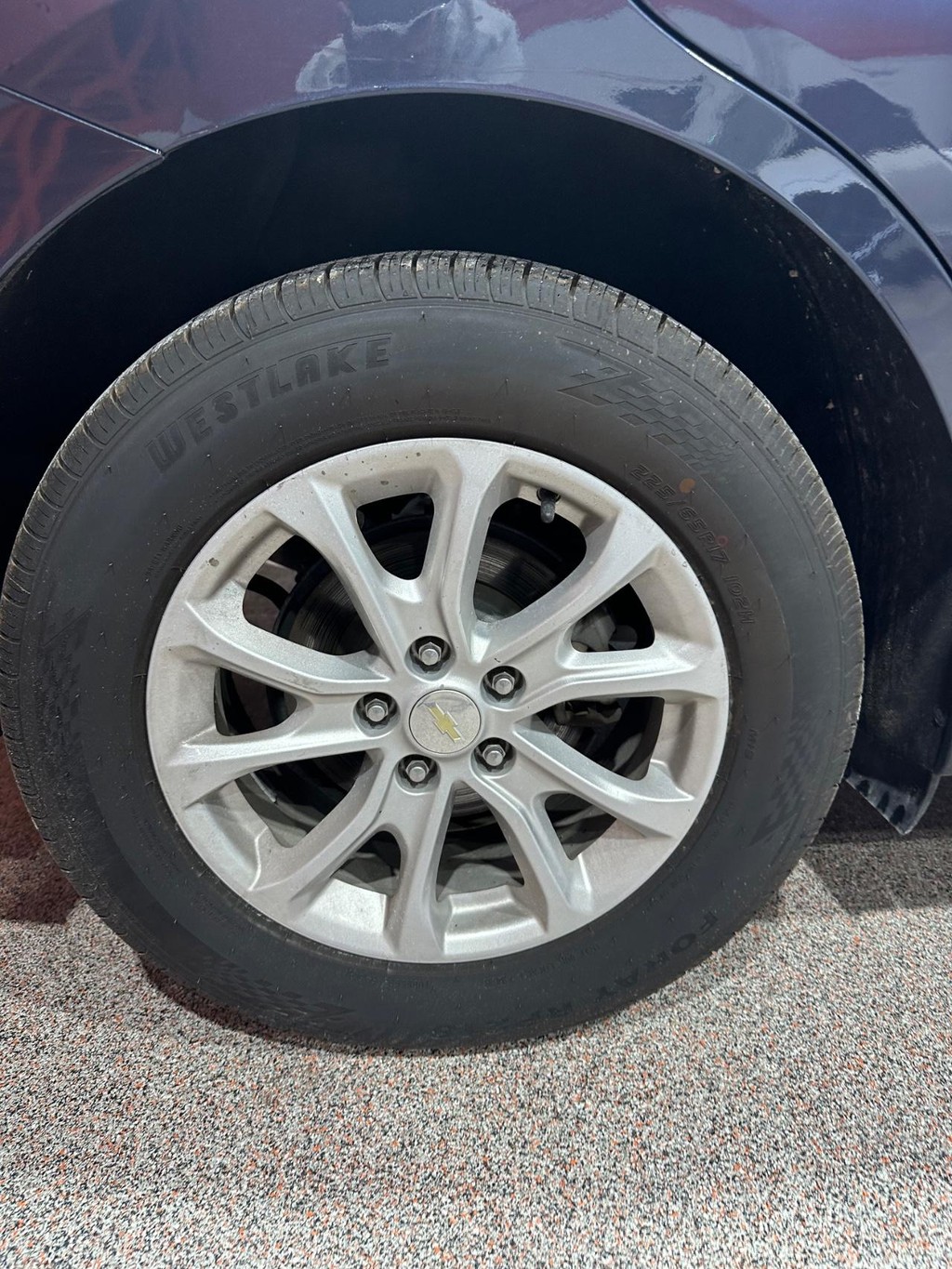 Chevrolet Equinox Vehicle Full-screen Gallery Image 11