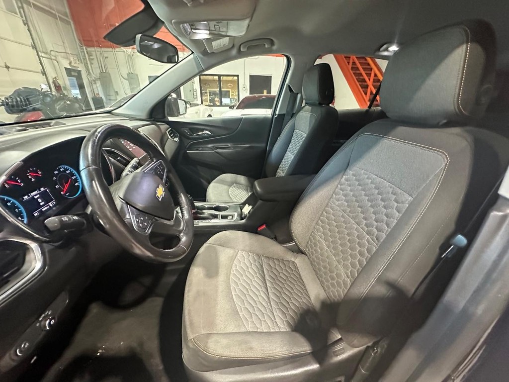 Chevrolet Equinox Vehicle Full-screen Gallery Image 13