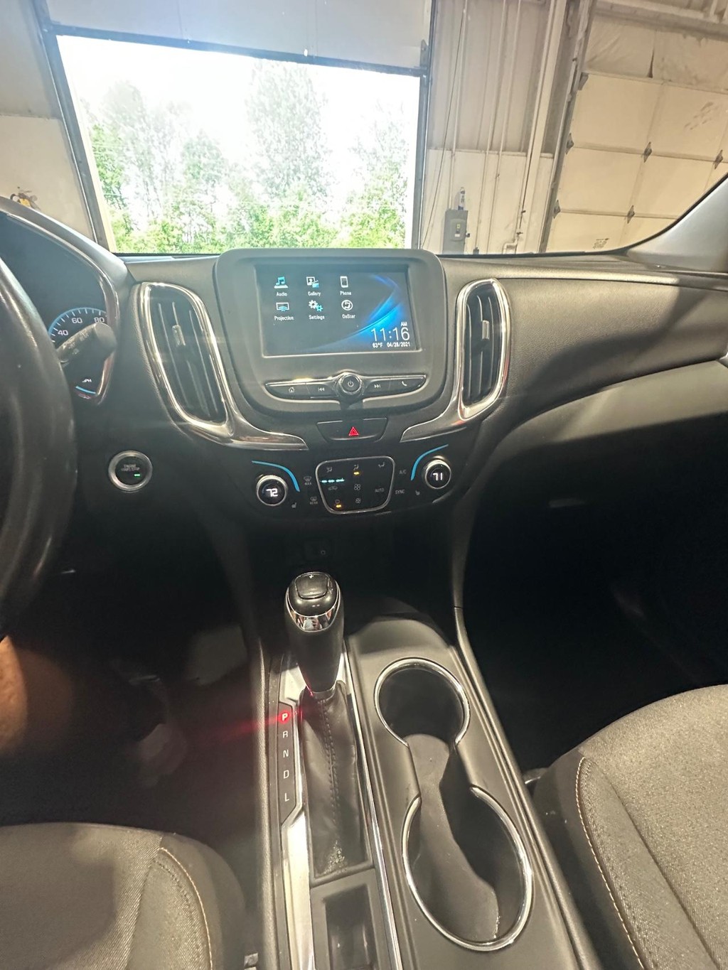 Chevrolet Equinox Vehicle Full-screen Gallery Image 18