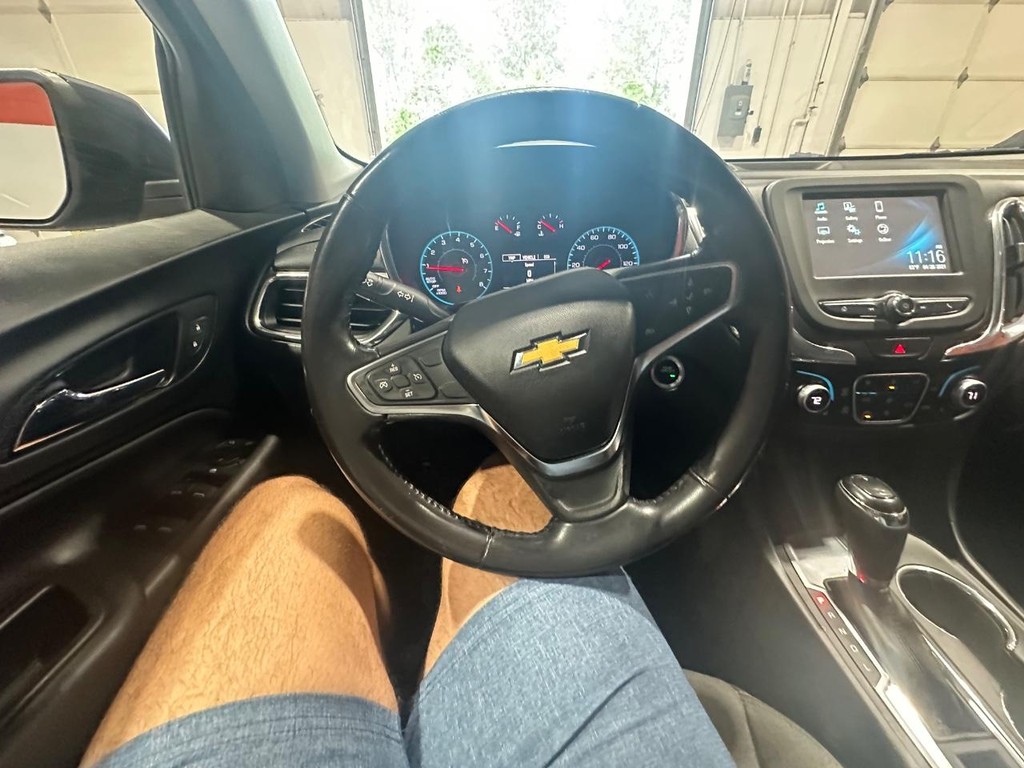 Chevrolet Equinox Vehicle Full-screen Gallery Image 19