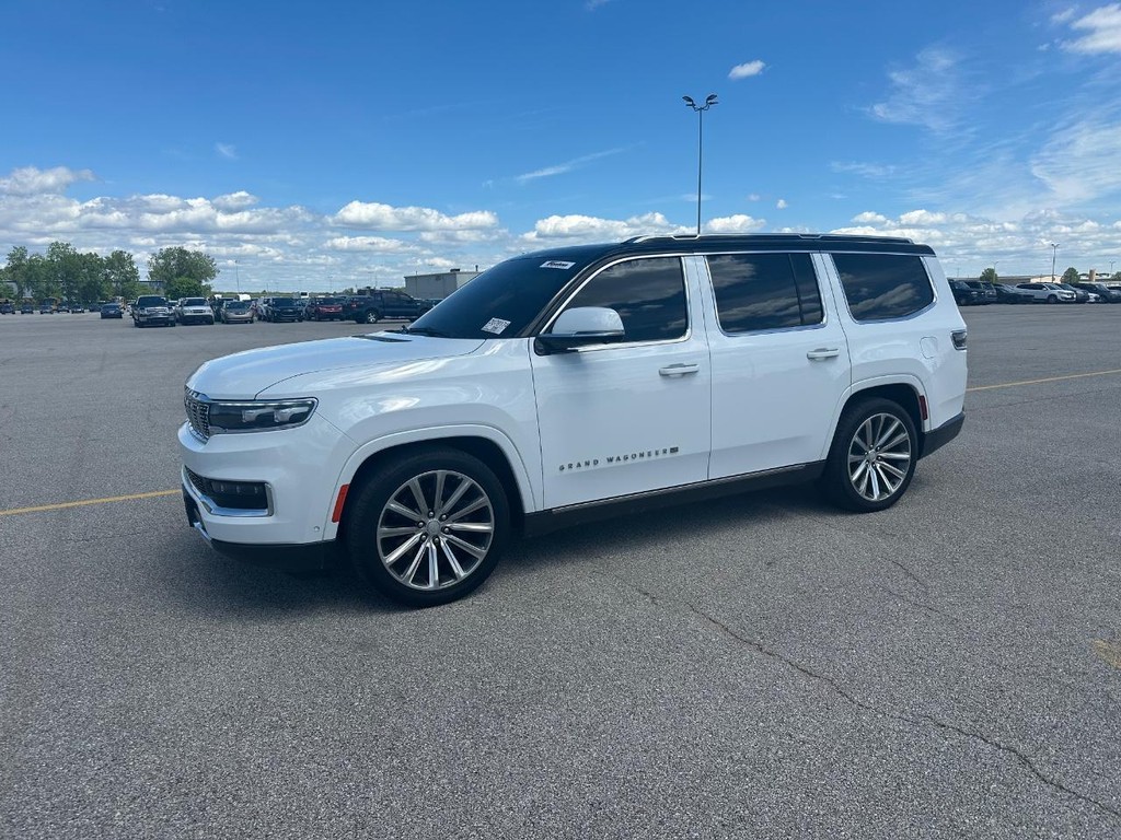 Jeep Grand Wagoneer Vehicle Full-screen Gallery Image 9