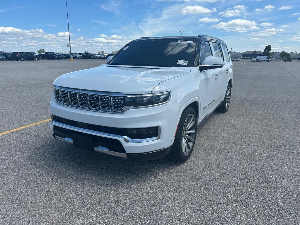 Jeep Grand Wagoneer Vehicle Full-screen Gallery Image 13