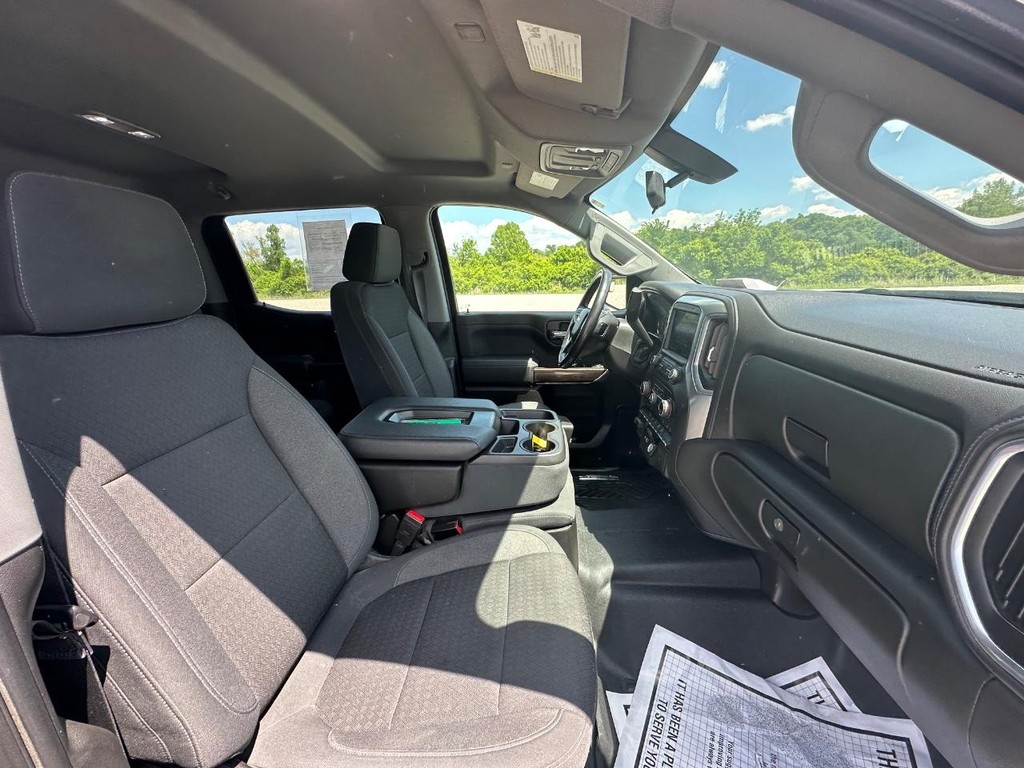 Chevrolet Silverado 1500 Vehicle Full-screen Gallery Image 11