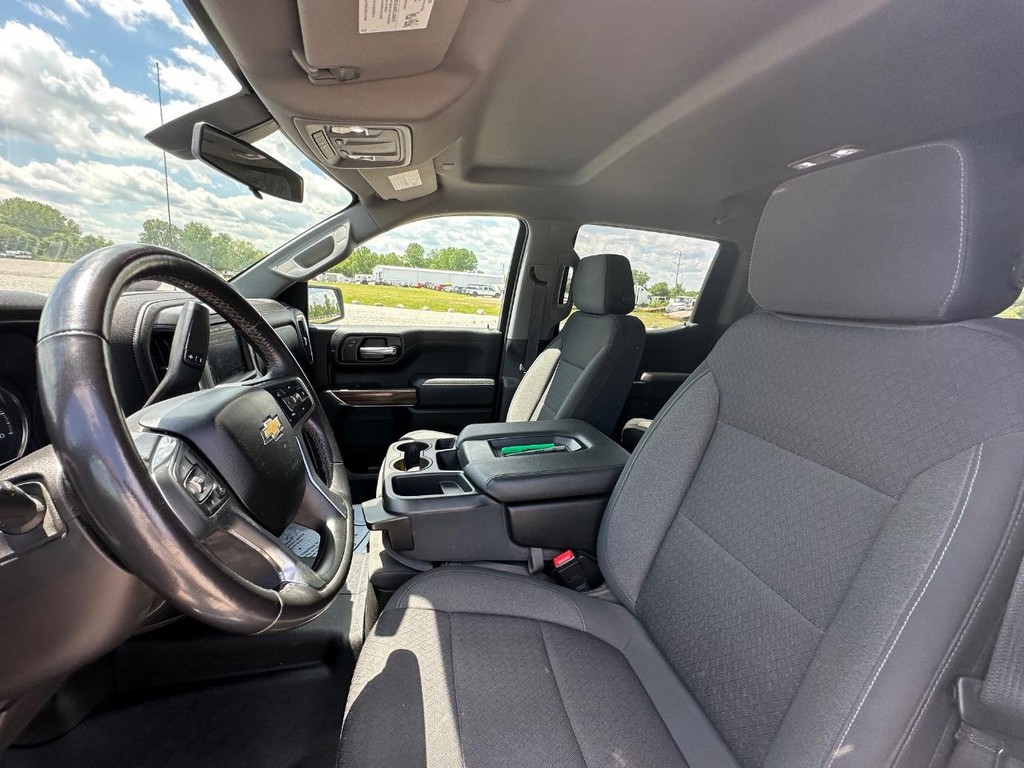Chevrolet Silverado 1500 Vehicle Full-screen Gallery Image 15