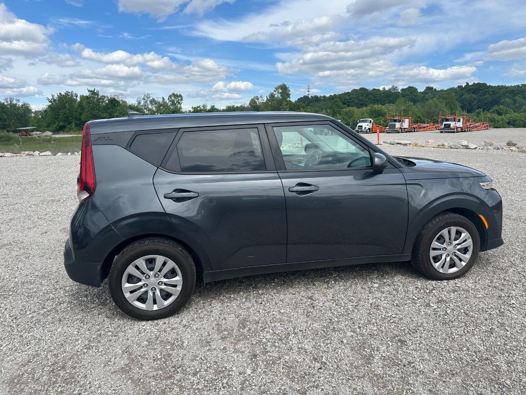 Kia Soul Vehicle Full-screen Gallery Image 3