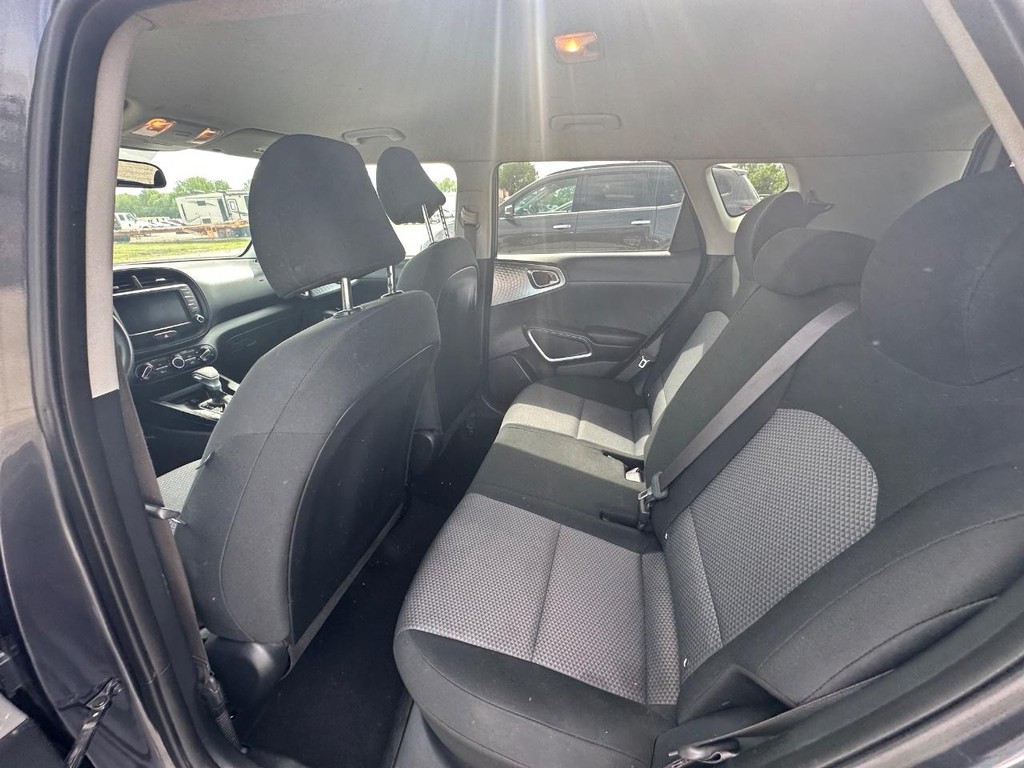 Kia Soul Vehicle Full-screen Gallery Image 14