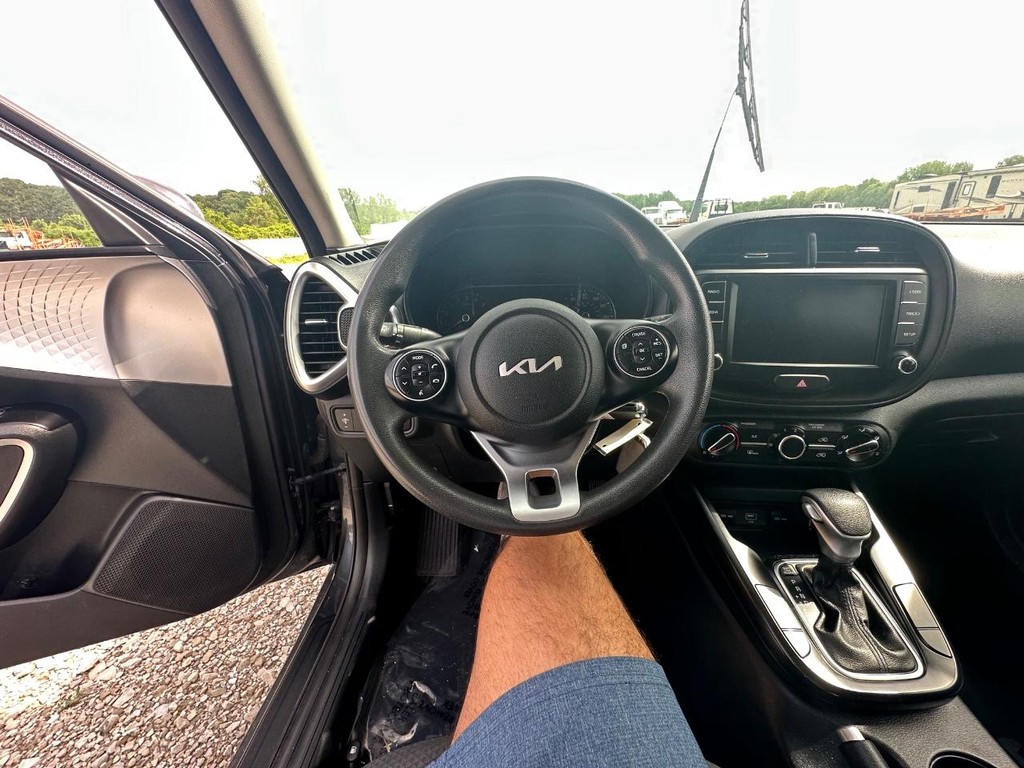 Kia Soul Vehicle Full-screen Gallery Image 19