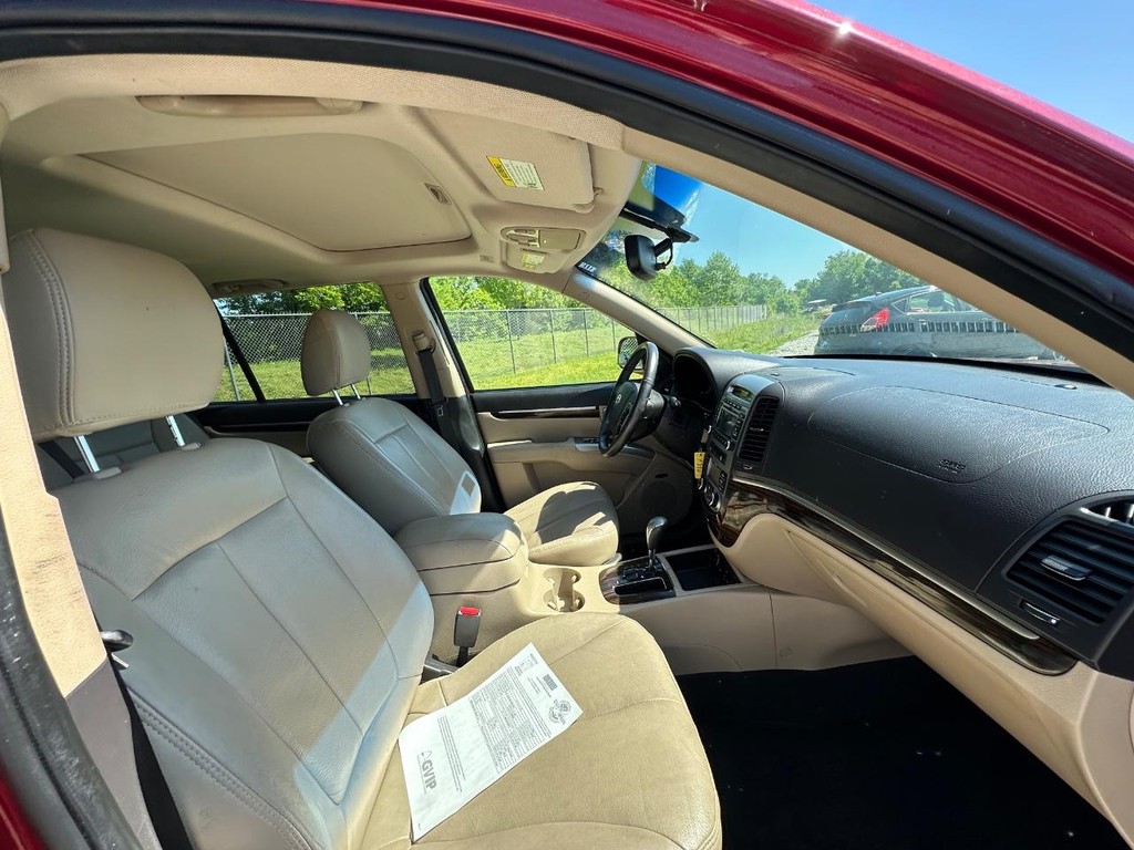 Hyundai Santa Fe Vehicle Full-screen Gallery Image 10