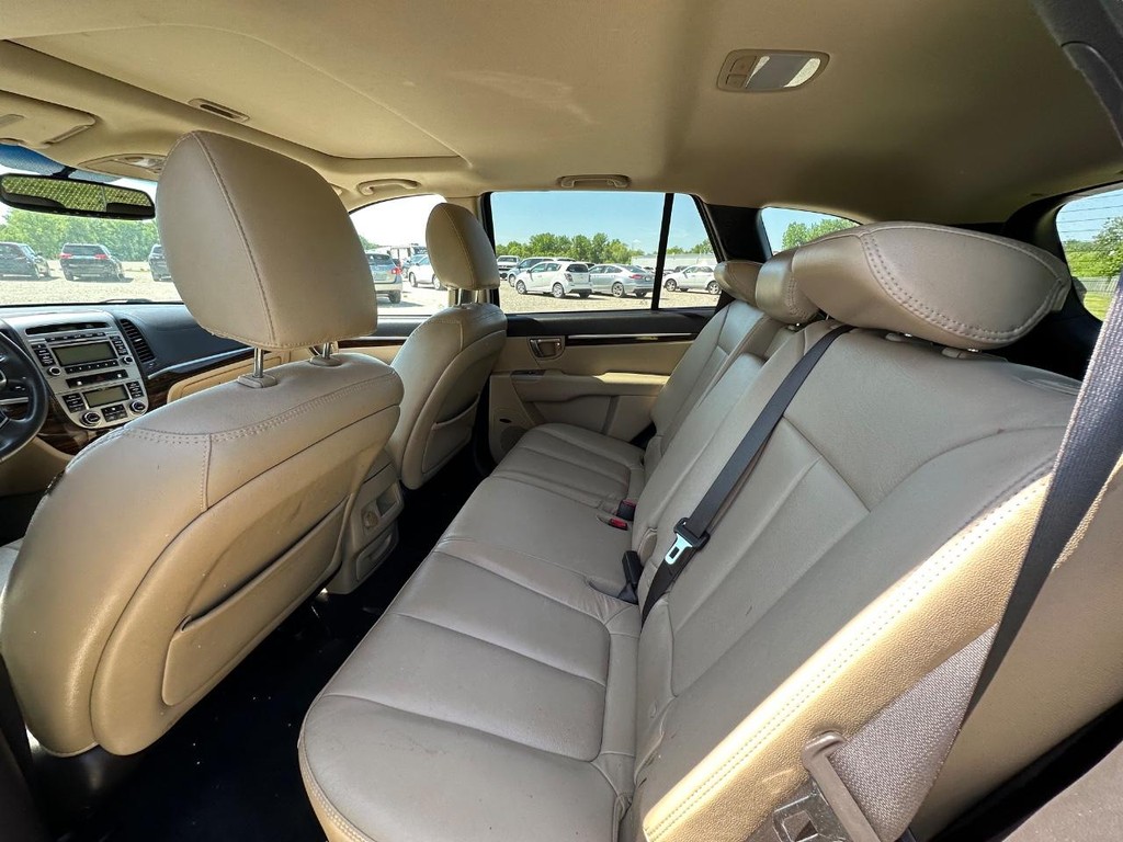 Hyundai Santa Fe Vehicle Full-screen Gallery Image 14