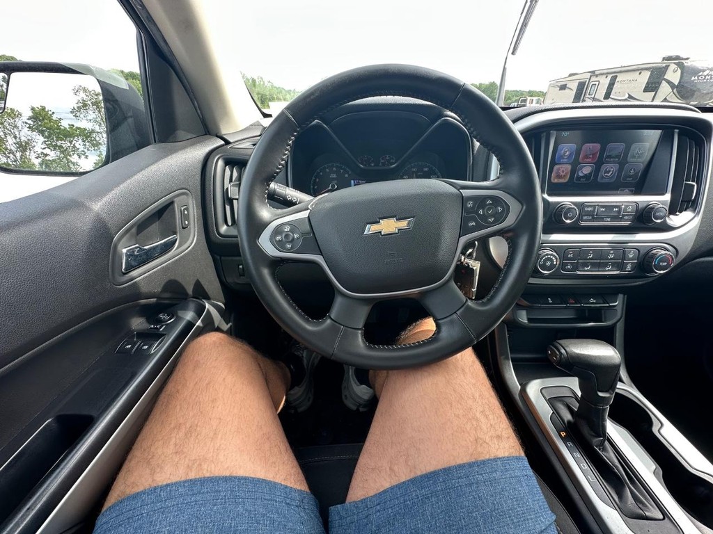 Chevrolet Colorado Vehicle Full-screen Gallery Image 18