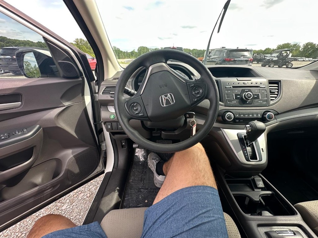 Honda CR-V Vehicle Full-screen Gallery Image 17