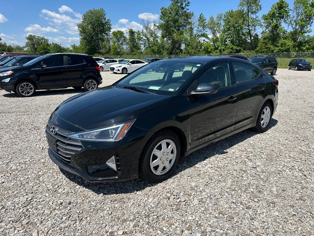 Hyundai Elantra Vehicle Full-screen Gallery Image 10