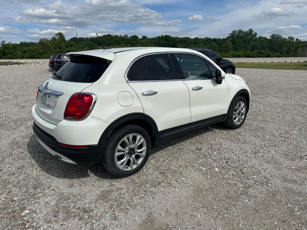 FIAT 500X Vehicle Full-screen Gallery Image 6