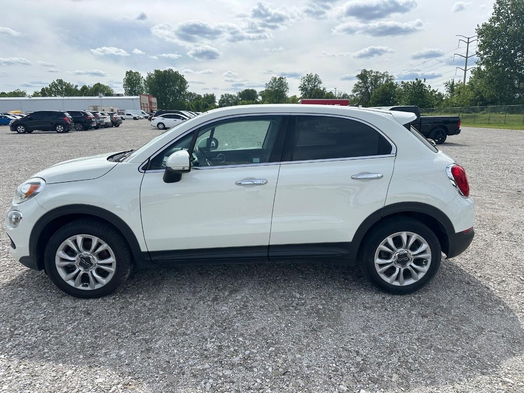 FIAT 500X Vehicle Full-screen Gallery Image 8