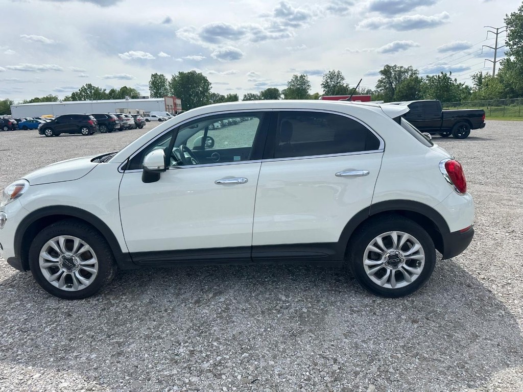 FIAT 500X Vehicle Full-screen Gallery Image 9