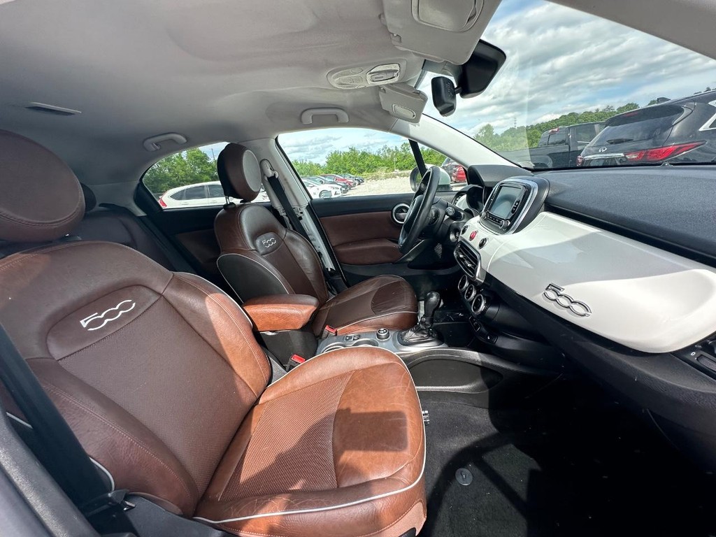 FIAT 500X Vehicle Full-screen Gallery Image 15