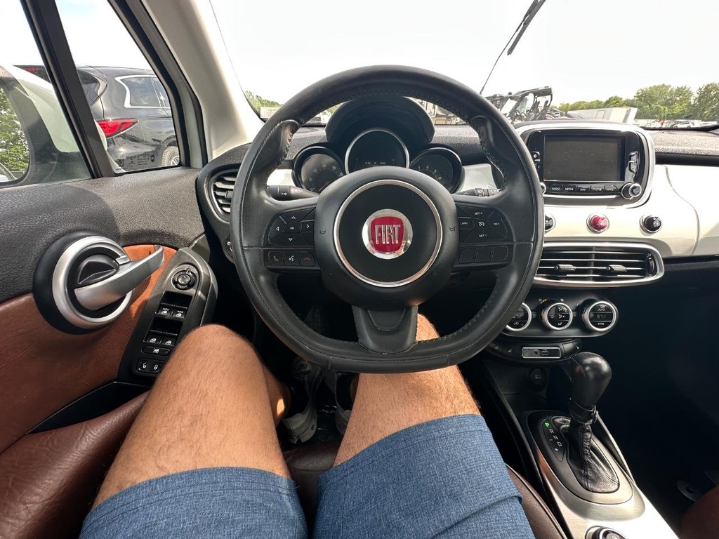 FIAT 500X Vehicle Full-screen Gallery Image 20