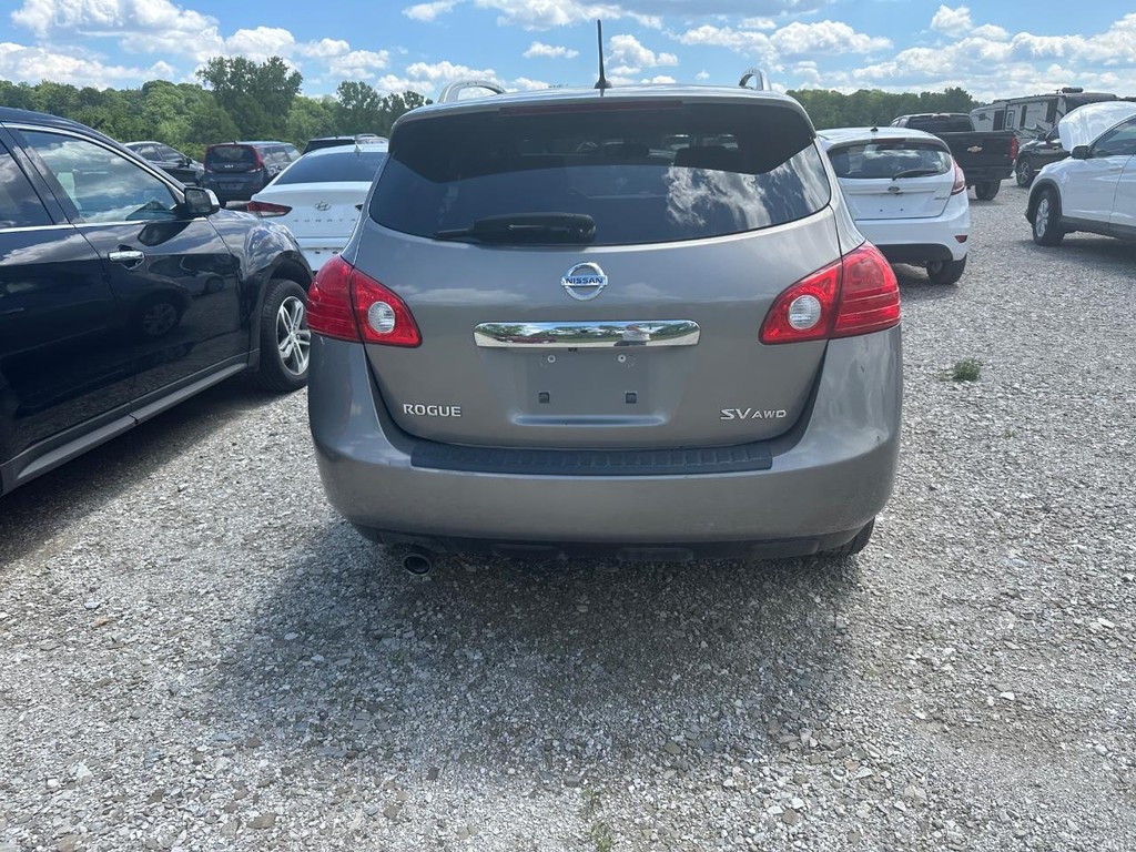 Nissan Rogue Vehicle Full-screen Gallery Image 4