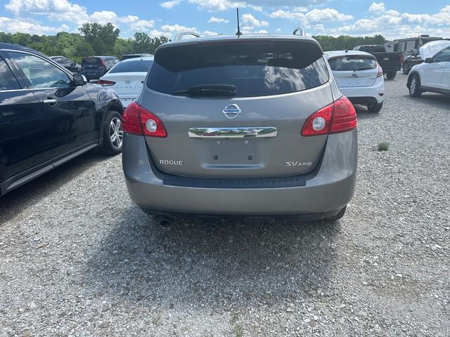Nissan Rogue Vehicle Full-screen Gallery Image 4