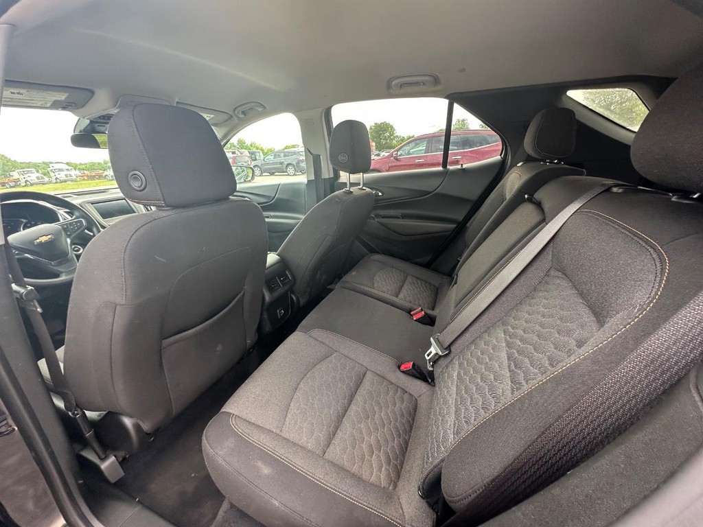 Chevrolet Equinox Vehicle Full-screen Gallery Image 10