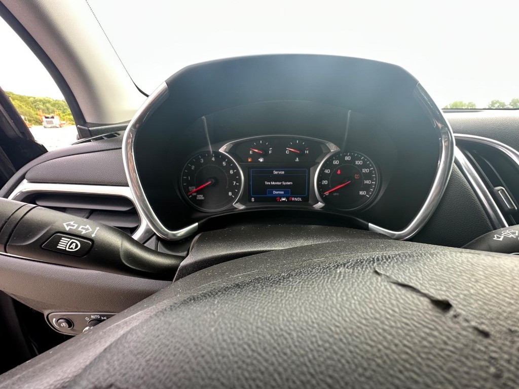Chevrolet Equinox Vehicle Full-screen Gallery Image 32