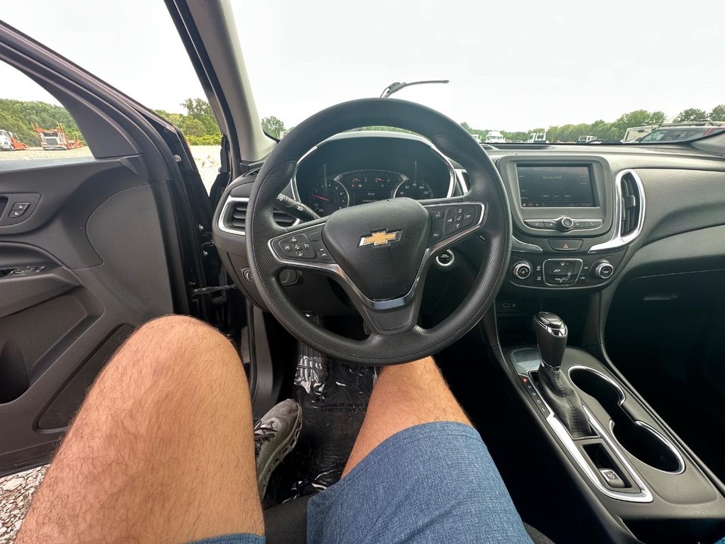 Chevrolet Equinox Vehicle Full-screen Gallery Image 33