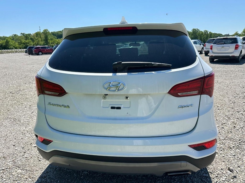 Hyundai Santa Fe Sport Vehicle Full-screen Gallery Image 2