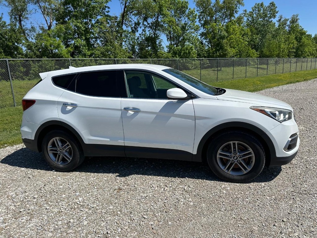 Hyundai Santa Fe Sport Vehicle Full-screen Gallery Image 4