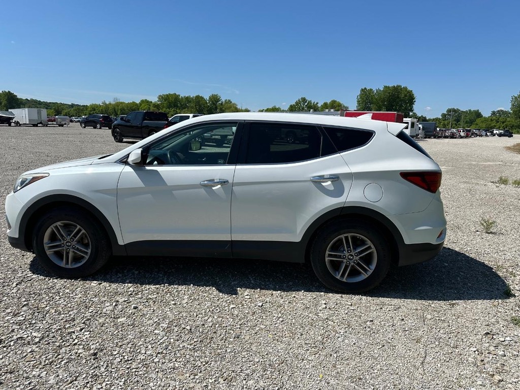 Hyundai Santa Fe Sport Vehicle Full-screen Gallery Image 6