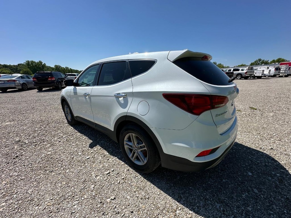 Hyundai Santa Fe Sport Vehicle Full-screen Gallery Image 7