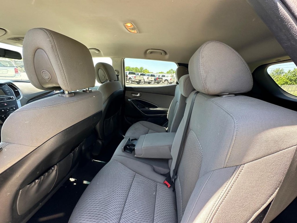Hyundai Santa Fe Sport Vehicle Full-screen Gallery Image 12