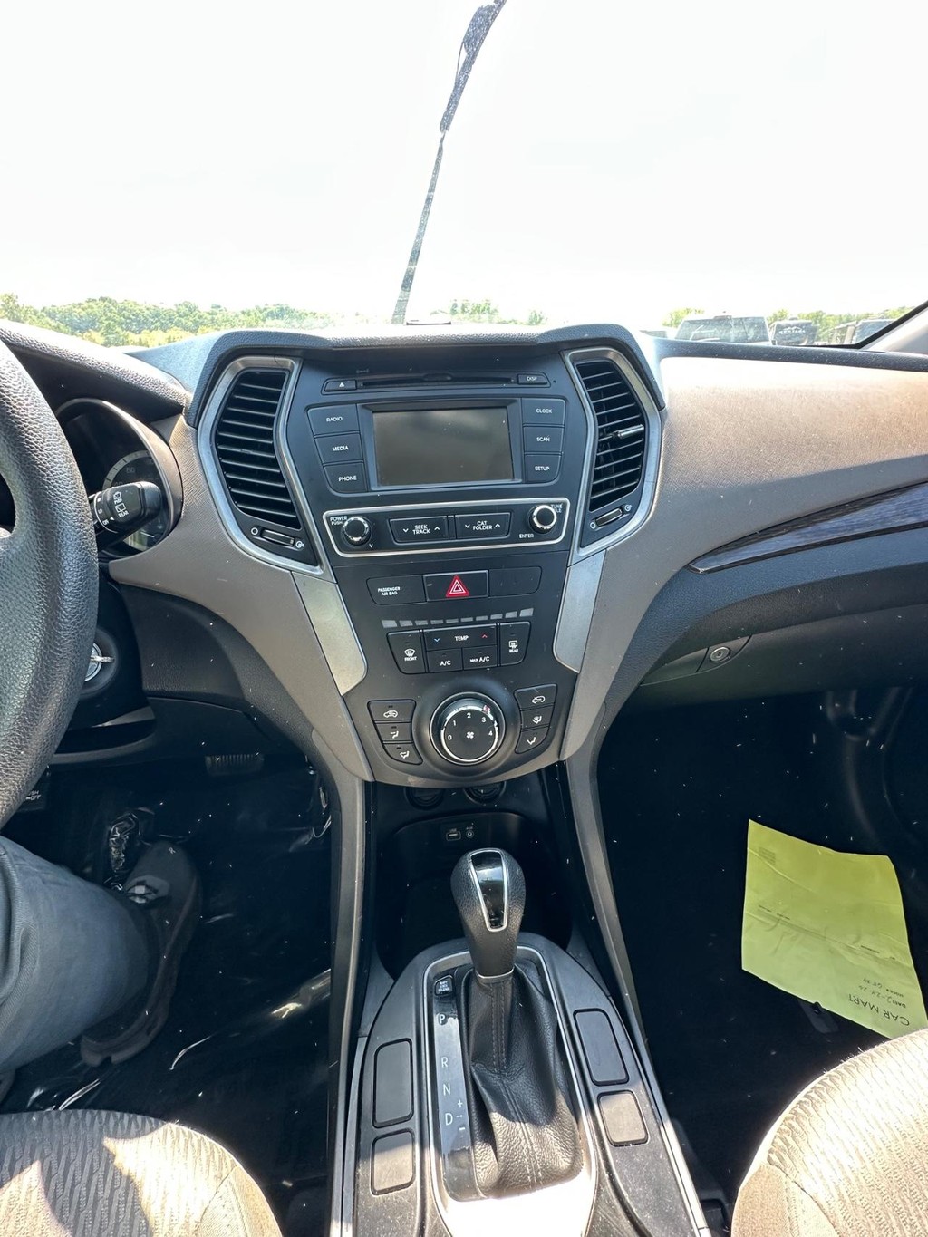 Hyundai Santa Fe Sport Vehicle Full-screen Gallery Image 14