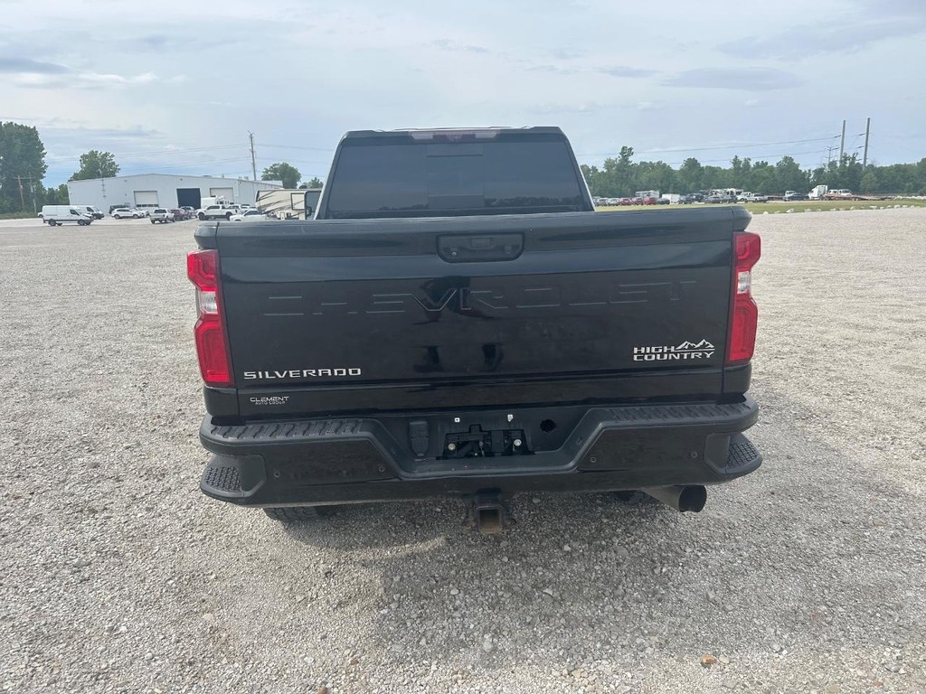 Chevrolet Silverado 2500HD Vehicle Full-screen Gallery Image 4