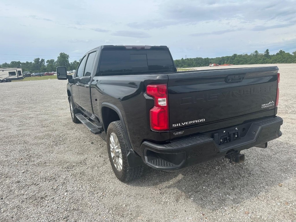 Chevrolet Silverado 2500HD Vehicle Full-screen Gallery Image 9