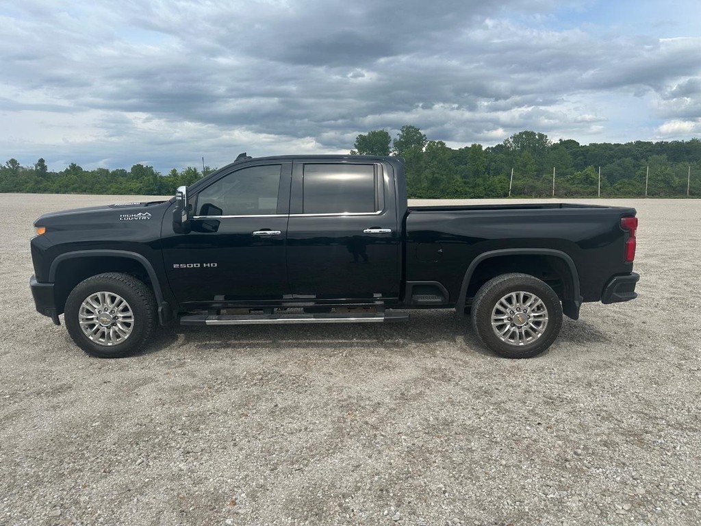 Chevrolet Silverado 2500HD Vehicle Full-screen Gallery Image 12