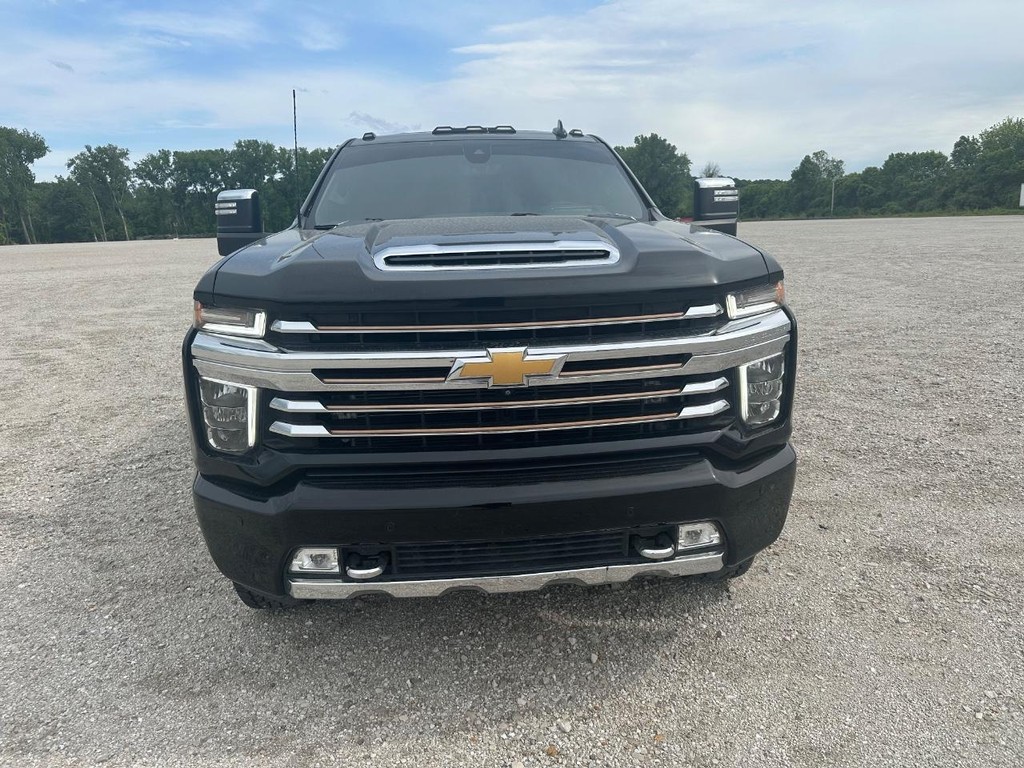 Chevrolet Silverado 2500HD Vehicle Full-screen Gallery Image 15