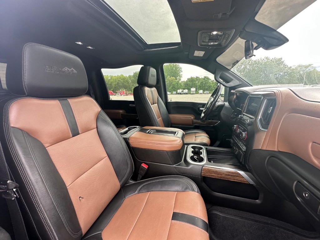 Chevrolet Silverado 2500HD Vehicle Full-screen Gallery Image 33