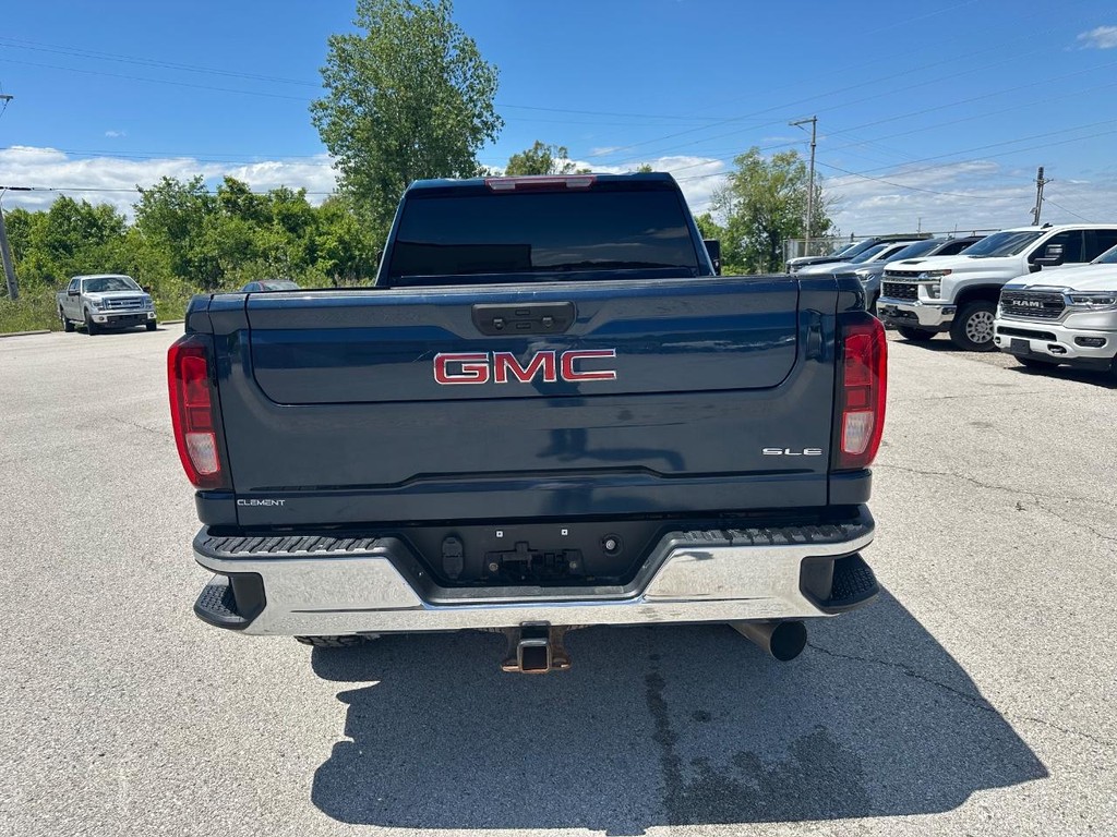 GMC Sierra 2500HD Vehicle Full-screen Gallery Image 2