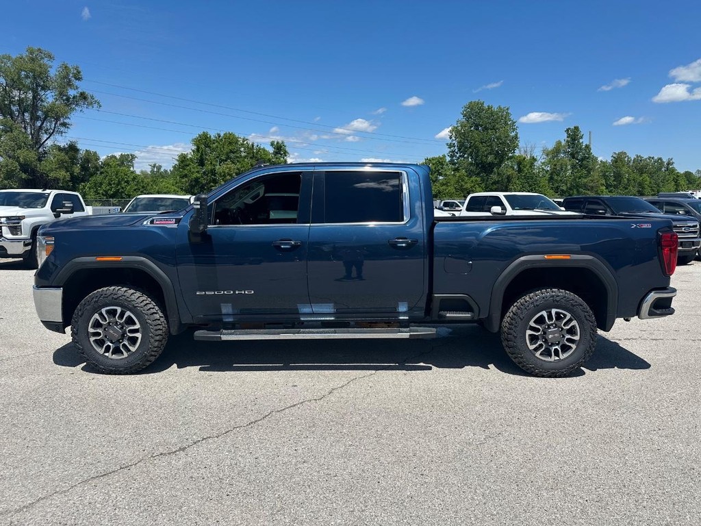 GMC Sierra 2500HD Vehicle Full-screen Gallery Image 6
