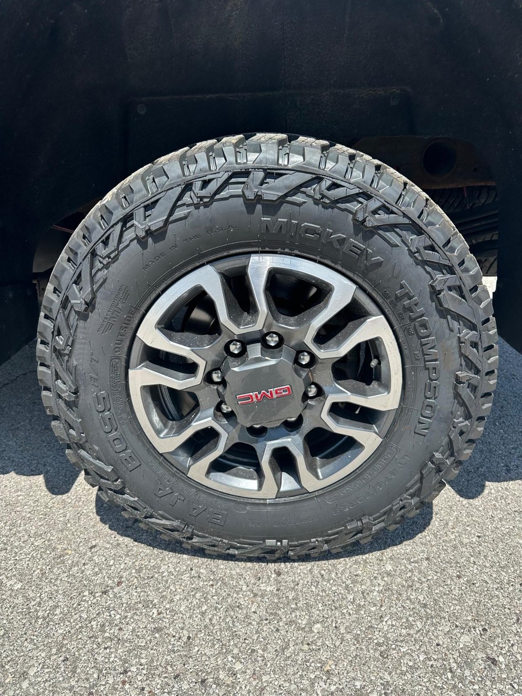 GMC Sierra 2500HD Vehicle Full-screen Gallery Image 8