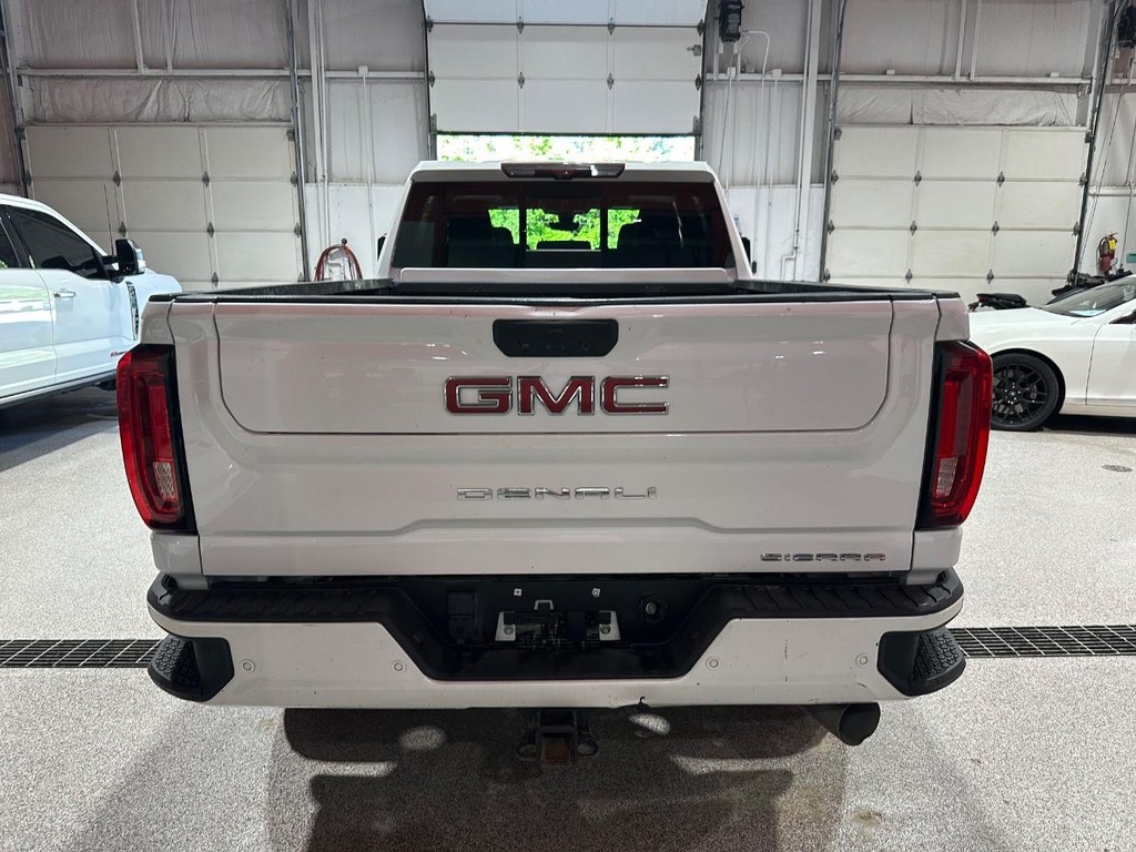 GMC Sierra 3500HD Vehicle Full-screen Gallery Image 6