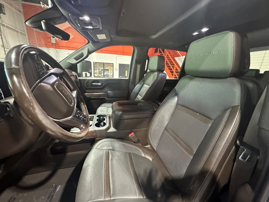 GMC Sierra 3500HD Vehicle Full-screen Gallery Image 13